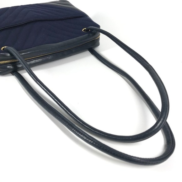 CHANEL Blue Leather Shoulder Bag - Picture 10 of 16